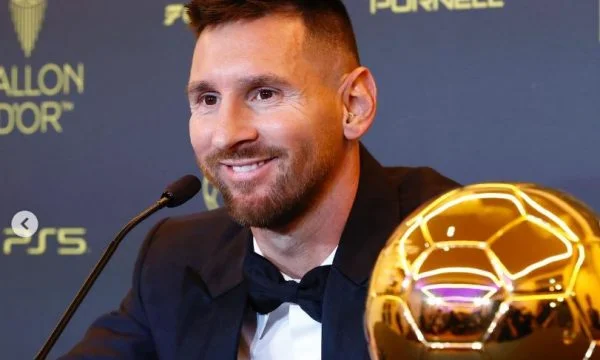 Messy vient avec une réaction: Sans la Coupe du Monde que nous avons atteinte ensemble, il serait impossible de gagner le Golden Ball