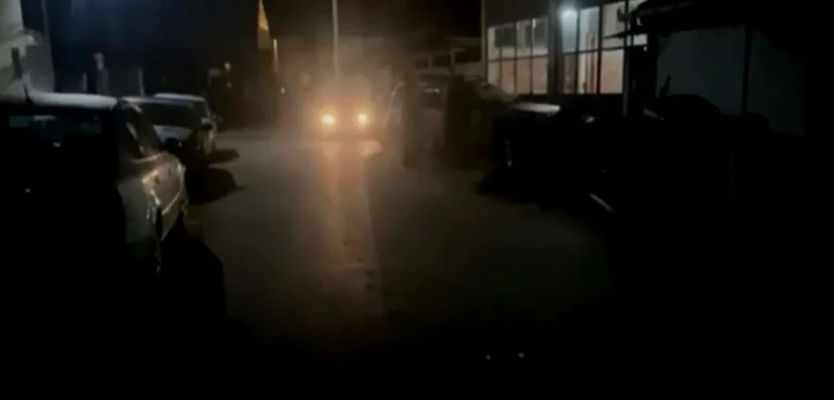 Polizei stehen vor dem Haus des Verdächtigen in Vushtrri (VIDEO)