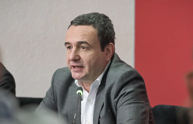 Proyecto de Asociación Aceptadora: Kurt se enfría para informar el viernes en el Parlamento
