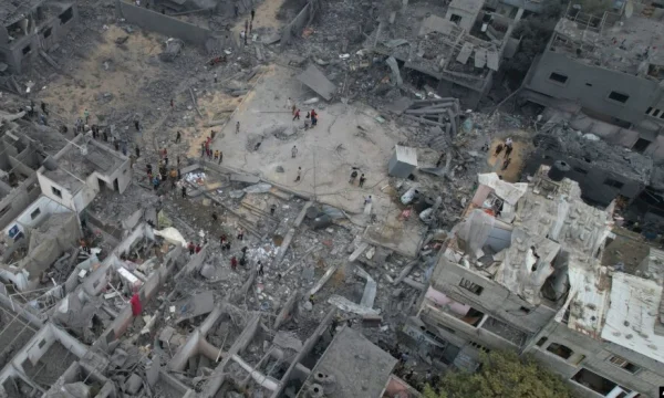 Israele ha effettuato attacchi aerei vicino al più grande ospedale di Gaza