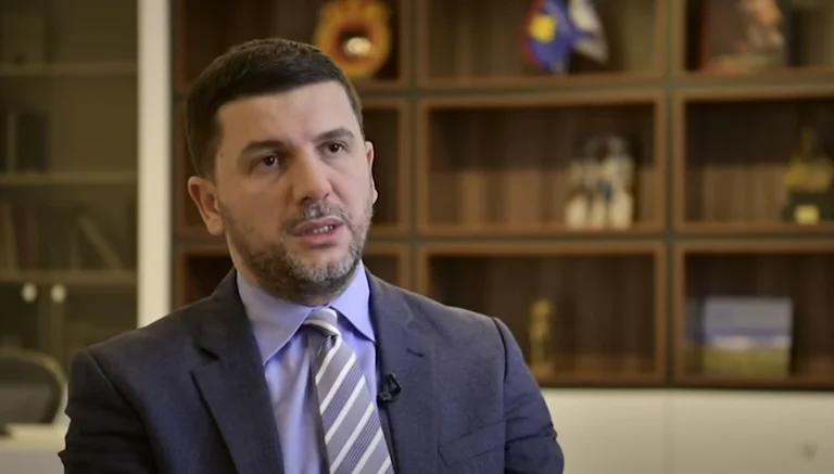 Krasniqi: El gobierno no se esconde para conocer a los mineros y satisfacer sus demandas