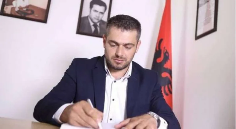 Andin Hoti pas marrjes së detyrës së re i bën thirrje Serbisë: Hapni arkivat e luftës në Kosovë