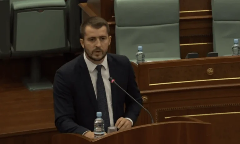 Lushtaku: LVV nuk e transformoi Kosovën, por Kurtin dhe veten