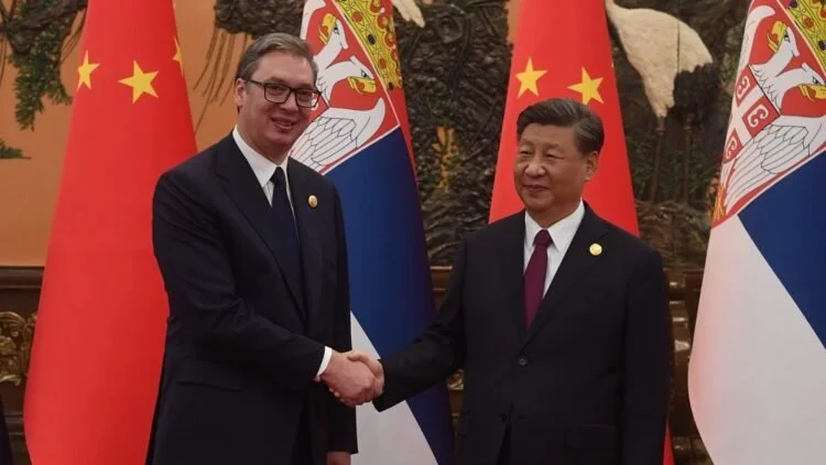 China suministra armas a Serbia