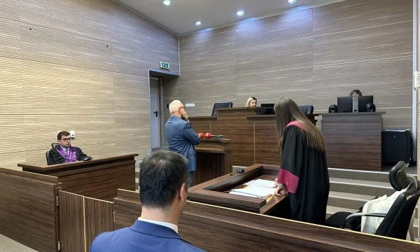 Conjufca vor dem Gericht, Grabovci: Ich erinnere mich nicht, dass Glauk Konjufca Tränengas fallen ließ.