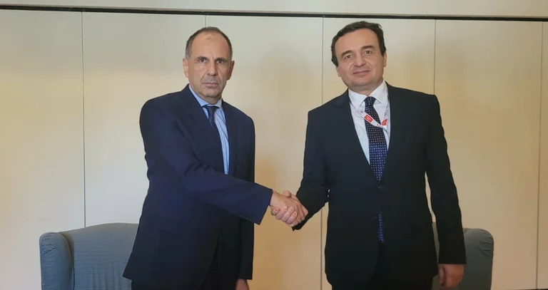 Kurti trifft sich mit dem griechischen Außenminister zusammen: Es zeigt, dass sie über den Dialog gesprochen haben, aber nicht erwähnt, ob es Wissen gibt