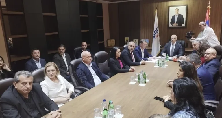 La lista serba diventa come se stesse rimodellando: Bie Goran Rakic, nuovo presidente selezionato