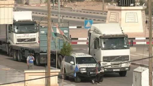 17 Hilfswagen kommen an Ägypten-Gaza Pass