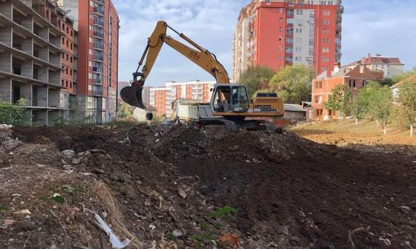 Corte bloqueó obras en A, Rama muestra que está trabajando en B Street