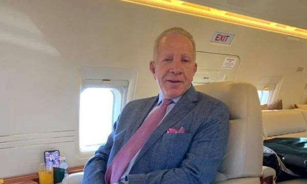 Behgjet Pacolli dirige l'Aia per visitare gli ex leader della KLA
