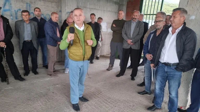 Le Mouvement pour le retour des Albanais à la religion chrétienne est formé à Decani