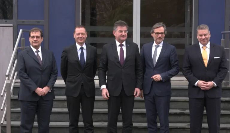 No hay demora, no hay condiciones Stano cuenta las órdenes de llevar a los Cinco a Kosovo y Serbia
