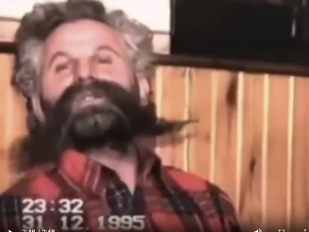 Commander Adem Yasars vorheriges unveröffentlichtes Video: 1995