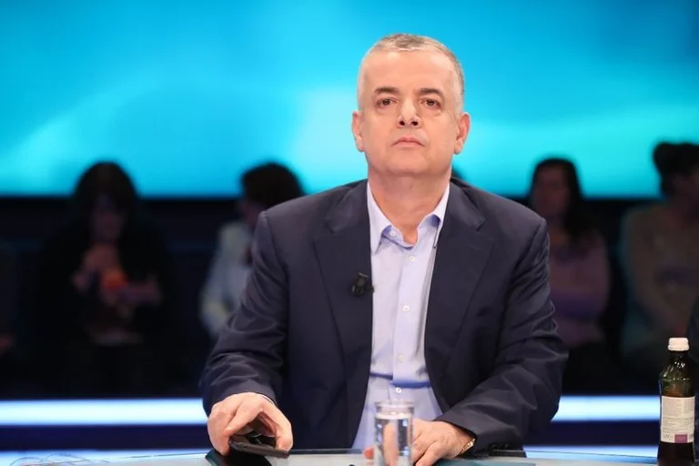 Nazarko: Kurti traf sich mit Makron Berater in Tirana, nicht öffentlich gemacht