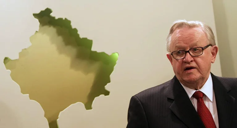 Ahtisaari. Proposto a chiamarlo una strada a Pristina