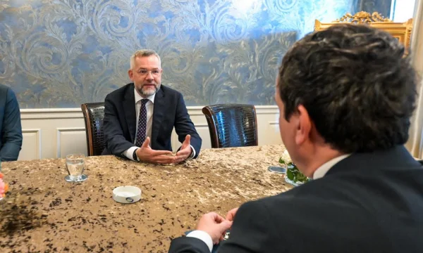 Kurti në takim me Roth: Dialogu nuk mund të vazhdojë sikur nuk ka ndodhur asgjë