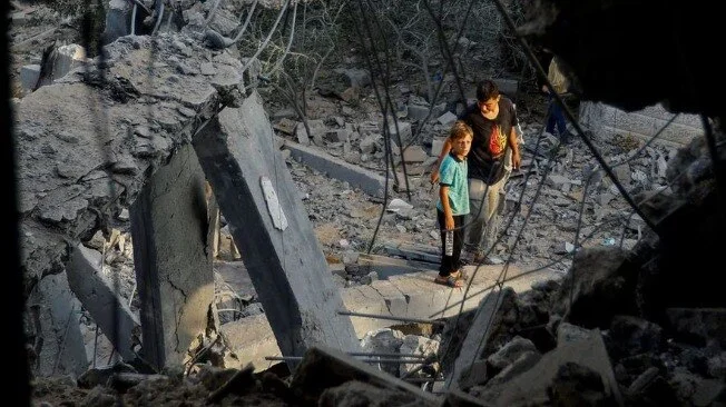Ushtria izraelite: Hamasi po mban më shumë se 120 pengje