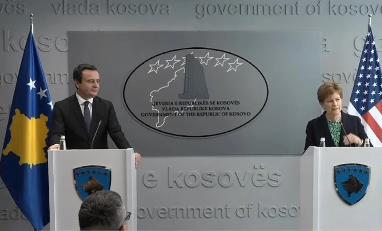Deklarohet Kurti pas takimit me senatorët: Dialogu me Serbinë s’mund të vazhdojë sikur s’ka ndodhur asgjë