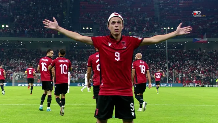 Snajperisti i Kombëtares shqiptare, Jasir Asani, shënon supergol ndaj Çekisë (VIDEO)