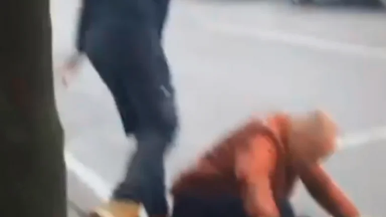 Prokuroria ngrit aktakuzë ndaj serbit që i sulmoi gazetarët në veri