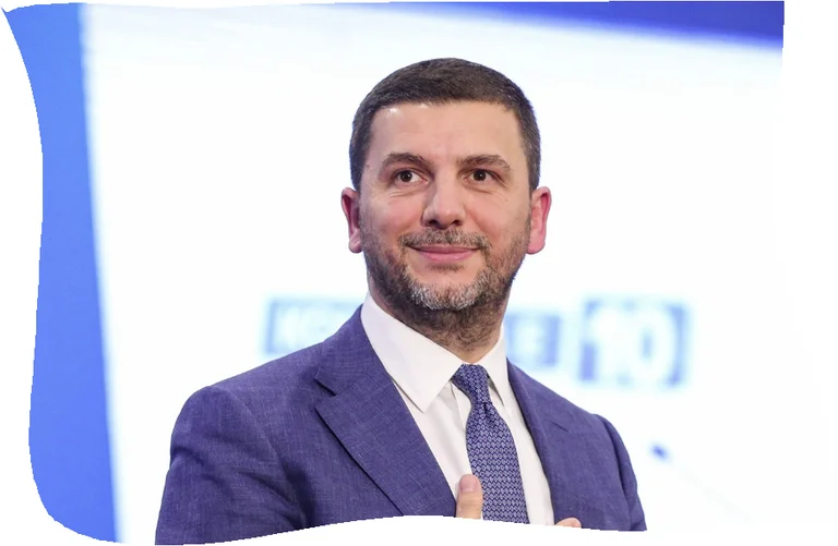 Memli Krasniqi: Shpejt e harruan sakrificën e Heroit Afrim Bunjaku, pushteti e do policinë vetëm për mburrje