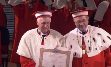 Anceplott hat den Meister im Alter von 64 Jahren durchgeführt, will Spieler es nennen “doctor”