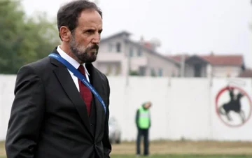 Ehemaliger Priština Coach wechselt seinen letzten Namen, denkt an eine Umwandlung in die katholische