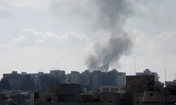 Militantët e Hamasit kryejnë sulm masiv në Izrael