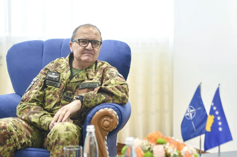 Komandanti i KFOR’it: Situata në veri mbetet e paqëndrueshme, shumë lehtë mund të përshkallëzohet
