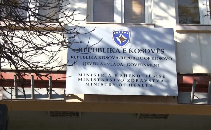 E rriti numrin e të vaksinuarve për 10 mijë: Ministria e Shëndetësisë kërkon falje
