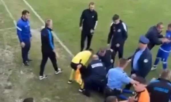 Ndodh në Kosovë: Policia e arreston futbollistin në fushë pasi e sulmoi gjyqtarin