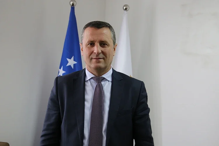 Kushtetuesja ia hapi rrugën, Presidenca hesht rreth dekretimit të kryeprokurorit