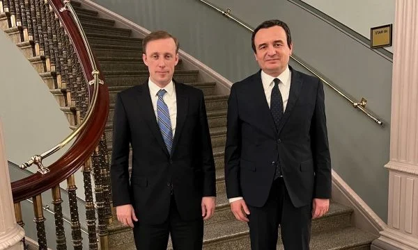 Kurti flet me Sullivan: Kemi nevojë për ndihmë kundër planeve luftarake të Serbisë