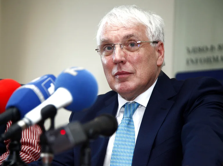 Shea: Vuçiq të bashkëpunojë për një hetim ndërkombëtar për sulmin në Banjskë