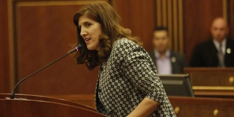 Deputetja Musliu kërkon mobilizimin e deputetëve: Mos t’i lejojmë deputetët e Listës Serbe të futen në Kuvendin e Kosovës
