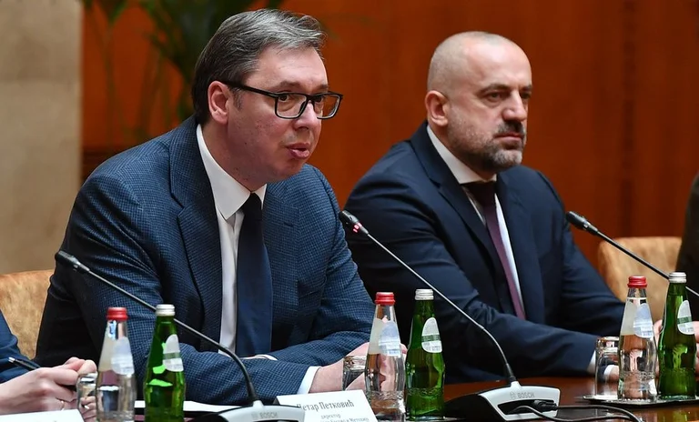 Vuçiq thotë se Radojiçiq ka dhënë dorëheqje nga posti i nënkryetarit të Listës Serbe