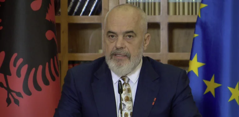 Rama: KFOR-i ta marrë nën kontroll veriun