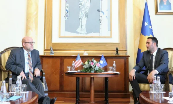 Konjufca priti në takim ambasadorin Hovenier, diskutuan për ngjarjet në Veri