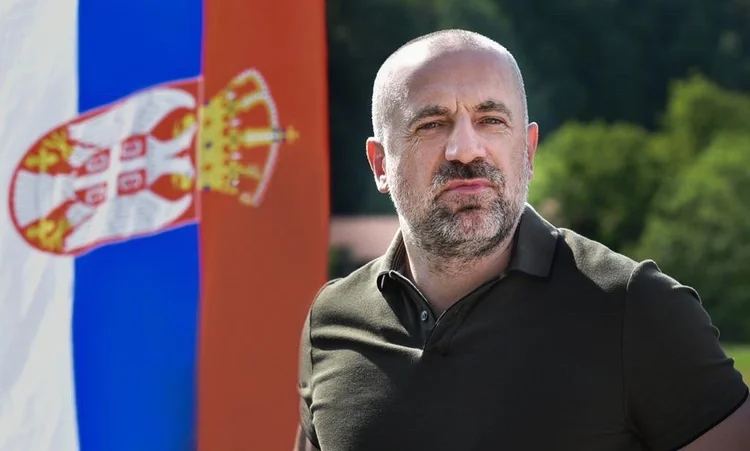 Portali boshnjak telefonon Radojçiqin, personi që i përgjigjet thotë se ai është duke u trajtuar