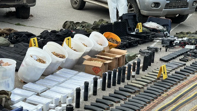 Arsenal armësh, policia bën publike armët që i kanë konfiskuar në Banjskë