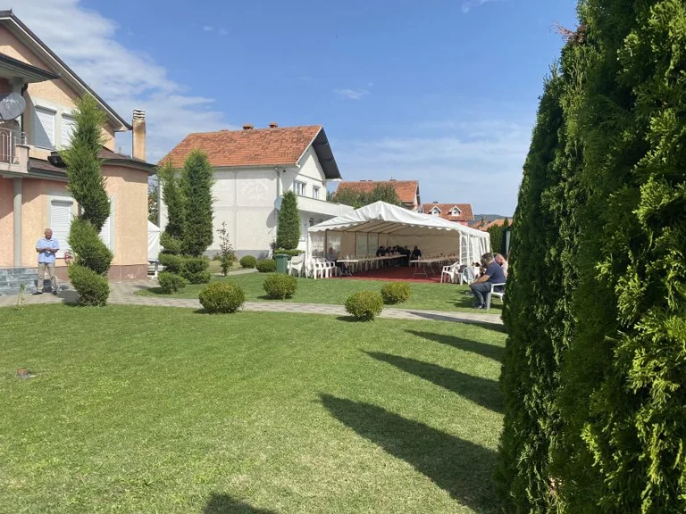 Familja e policit të vrarë në veri hap të pamen, gruaja dhe tre fëmijët në gjendje të rëndë emocionale