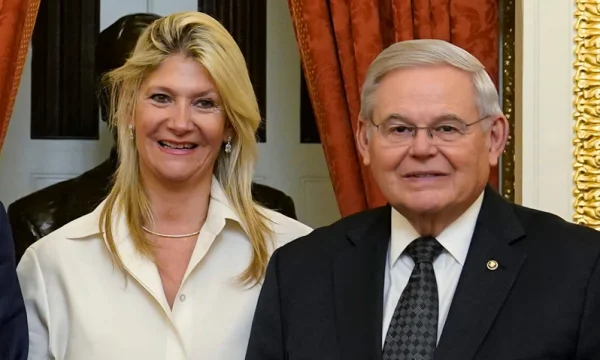 Pas akuzave për korrupsion, senatori Menendez nuk pranon të dorëhiqet