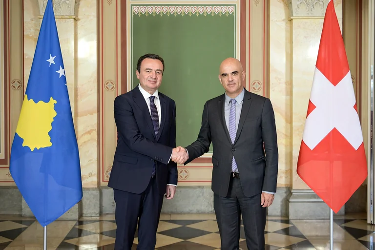 Kurti takohet me presidentin e Zvicrës, flasin për zhvillimet e fundit e dialogun