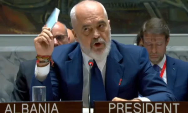“Ndaloni luftën dhe Zelensky s’do të flasë në OKB”, mediat e huaja jehonë deklaratës së Ramës ndaj Rusisë