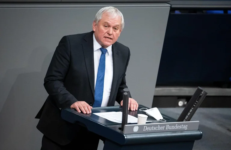 Deputeti gjerman: BE nuk po mban anë në dialog