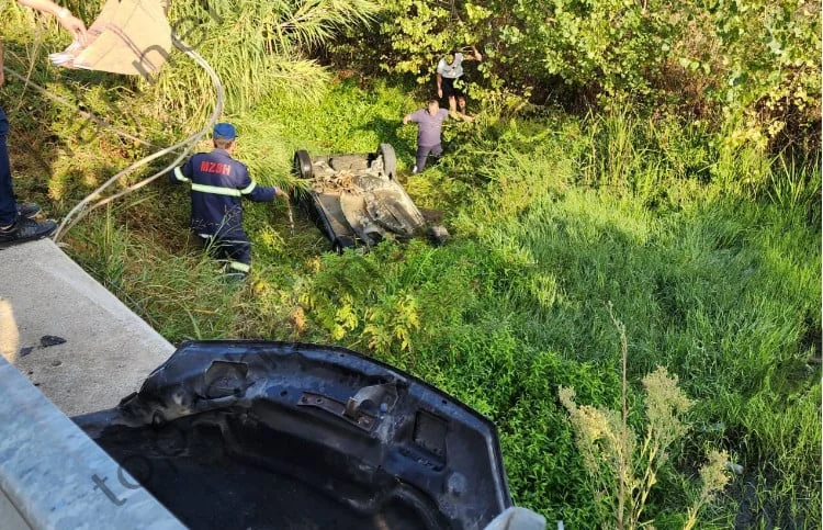 E rëndë: Bie me veturë në kanal, vdes 32-vjeçarja në Shqipëri