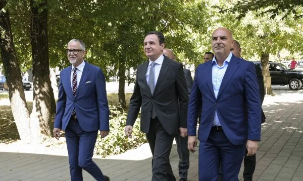 Kurti vizitoi ShSKUK-në, zyra e kryeministrit jep detaje