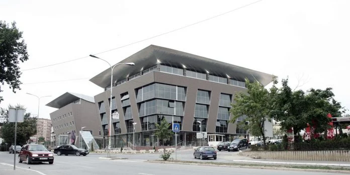 MASHT-i nis një aksion të shkarkimeve, mes tyre edhe drejtori i Qendrës Studentore
