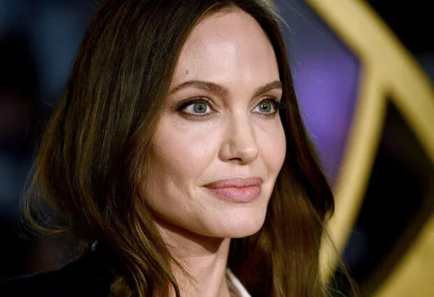 Angelina Jolie publikon librin e saj: Njofton se e ka edhe në gjuhën shqipe