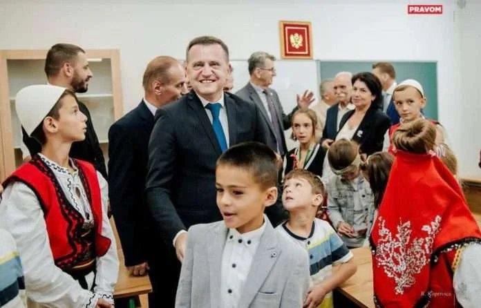 Die erste albanische Schule eröffnet in Rozaja, Montenegro